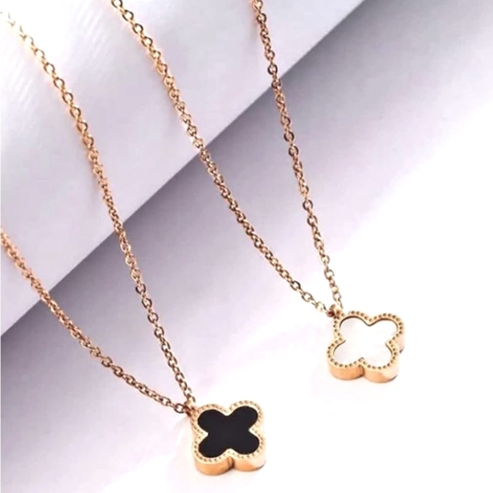 Designer inspired Reversible Clover necklace - Picture 1 of 7